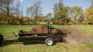 John Deere Tractor 185 PTO Manure Spreader manure management